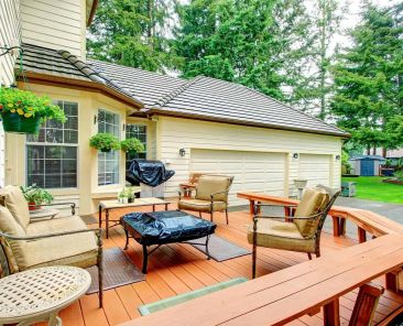 Tips-For-Taking-Care-Of-A-Wood-Deck-Vancouver-Custom-Homes-Fazzolari-Construction (1)